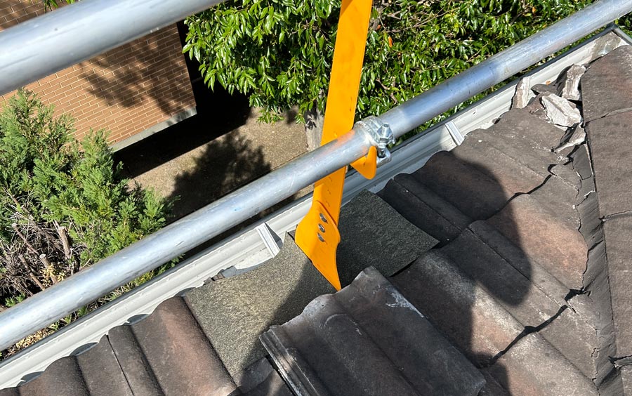 Hire Edge Protection - Under Tile Bracket