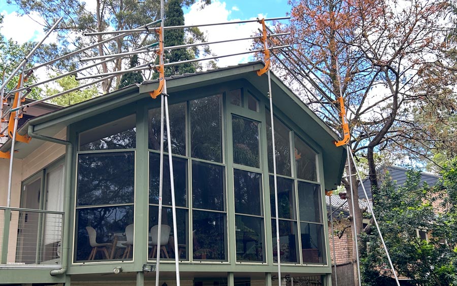 Pole-Up Raker Temporary Edge Protection Sydney