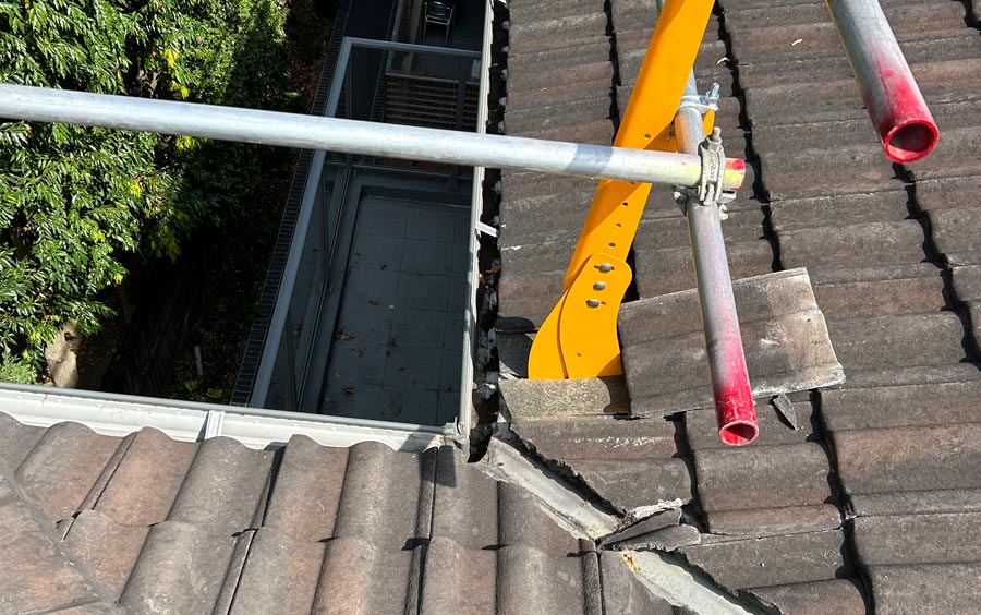 Rent Edge Protection Sydney - Under Tile Bracket